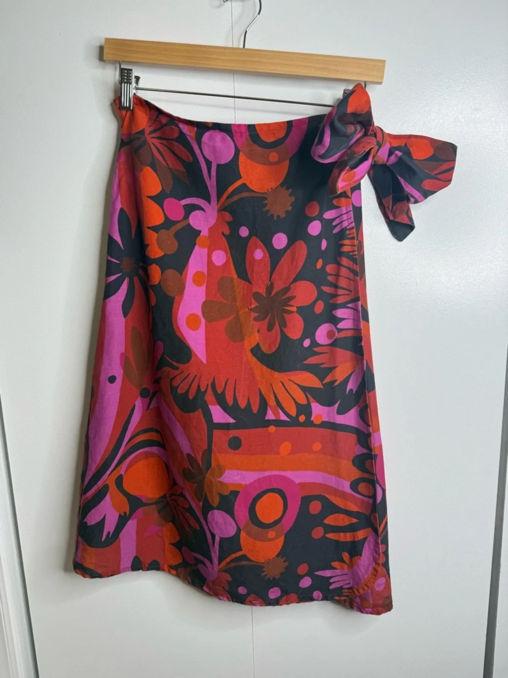 Lesley Evers Colorful Floral Red Orange Tencel Linen Wrap Knee Length Skirt S